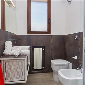 2 bedroom villa with infinity pool near Scopollo, sleeps 4